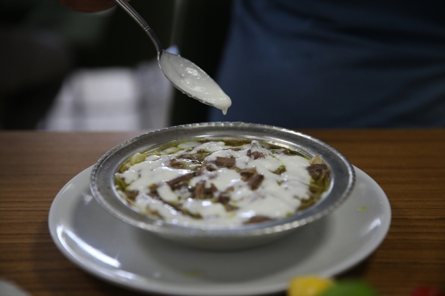 Şanlıurfa'da kahvaltı sofralarını asırlardır 'tirit' süslüyor